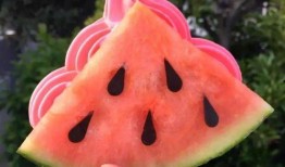网红西瓜冰吃瓜,网红吃瓜达人带你领略夏日清凉