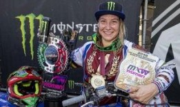 女子爆料越野比赛视频播放,挑战极限，展现女性力量！