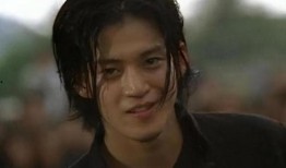 小栗旬被爆料了吗视频,揭秘背后真相