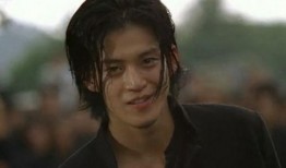 小栗旬被爆料了吗视频,揭秘背后真相